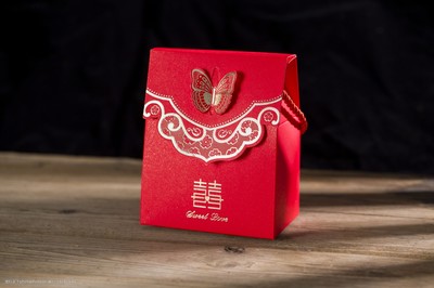 喜庆时刻，精致呈现 喜糖盒礼盒与手提袋的完美搭配
